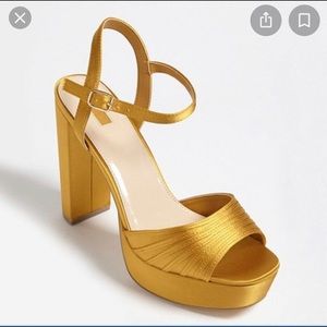 💜Forever 21 High Block satin Sandal